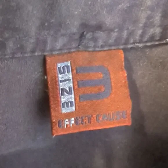 Shirt Short Sleeves Medium Navy Button Down with Graphics Size Medium - Picture 8 of 9